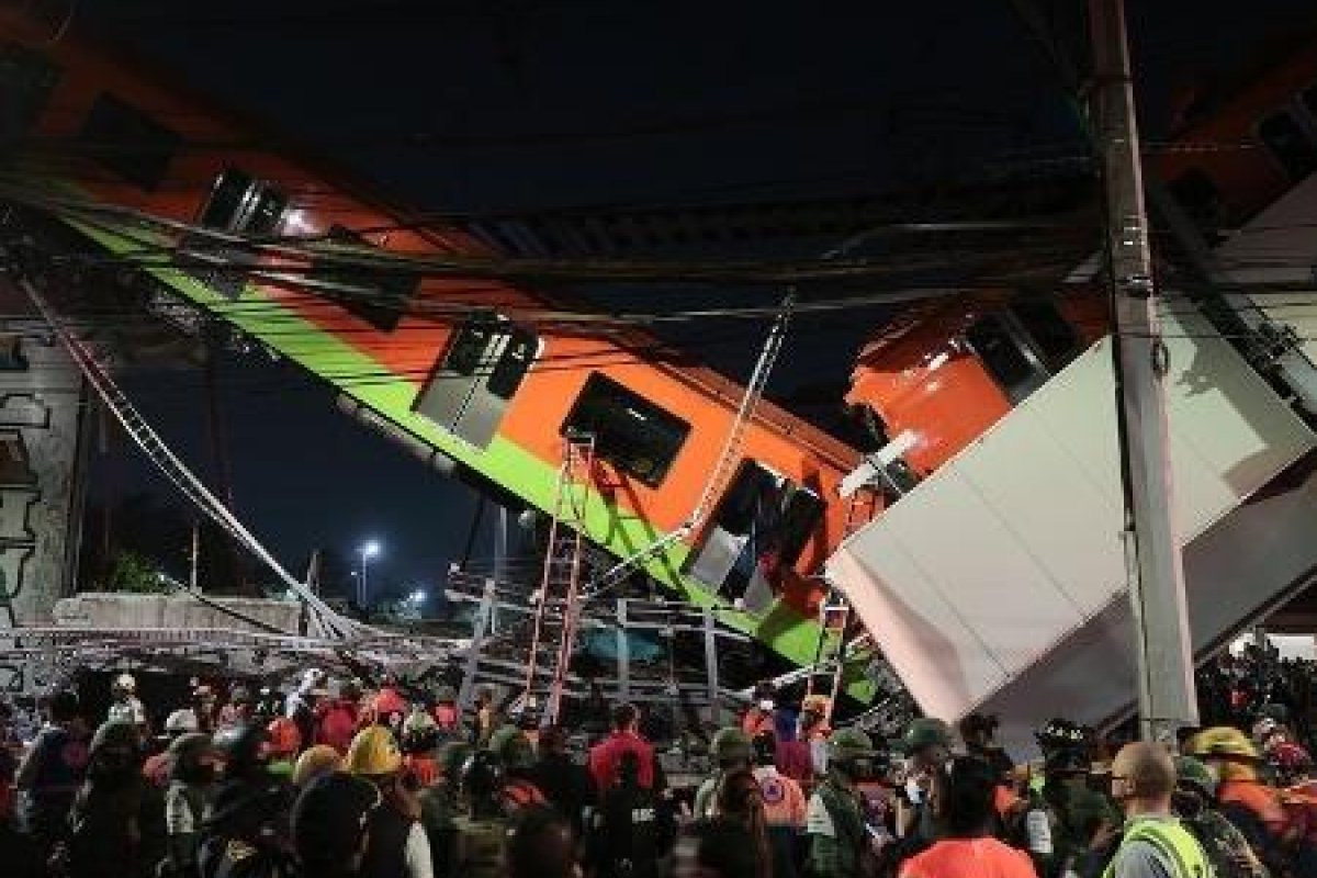 Vídeo: Mais de 20 pessoas morrem após trem do metrô cair de avenida na Cidade do México