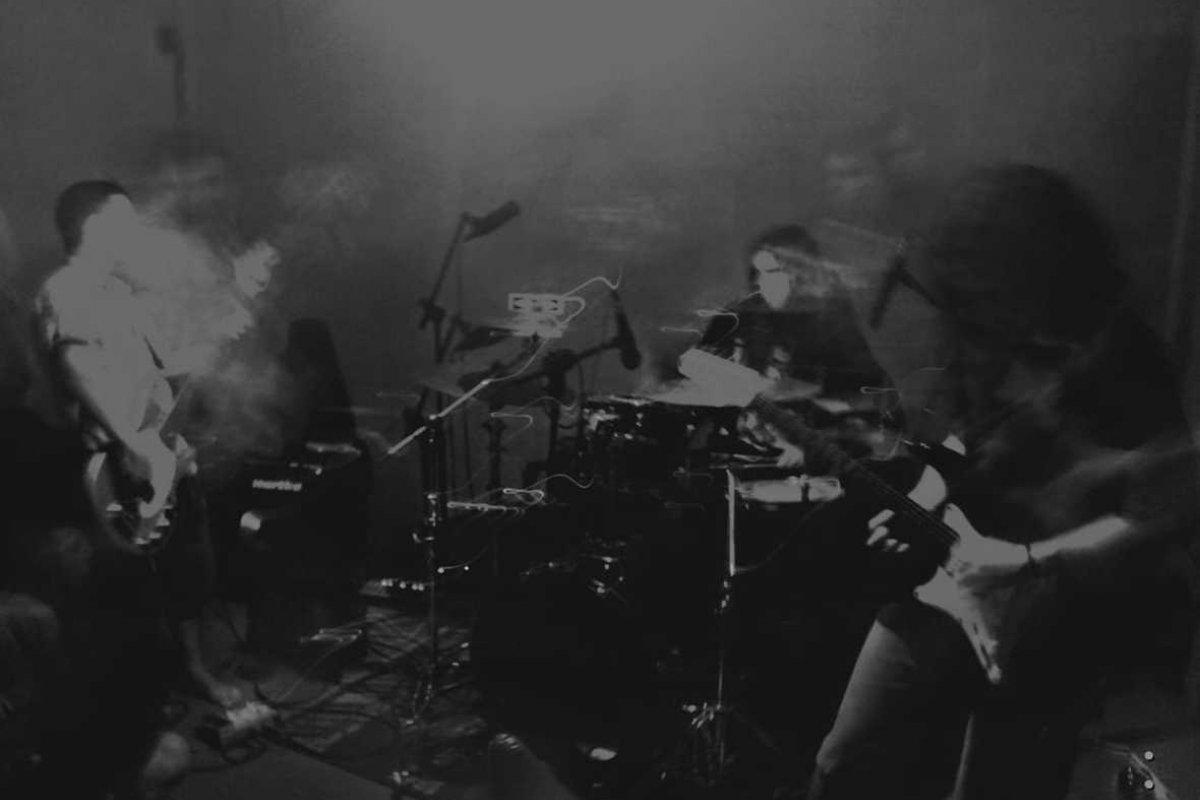 Mábura resgata ancestralidade de povos nativos em seu novo EP, "Heni"