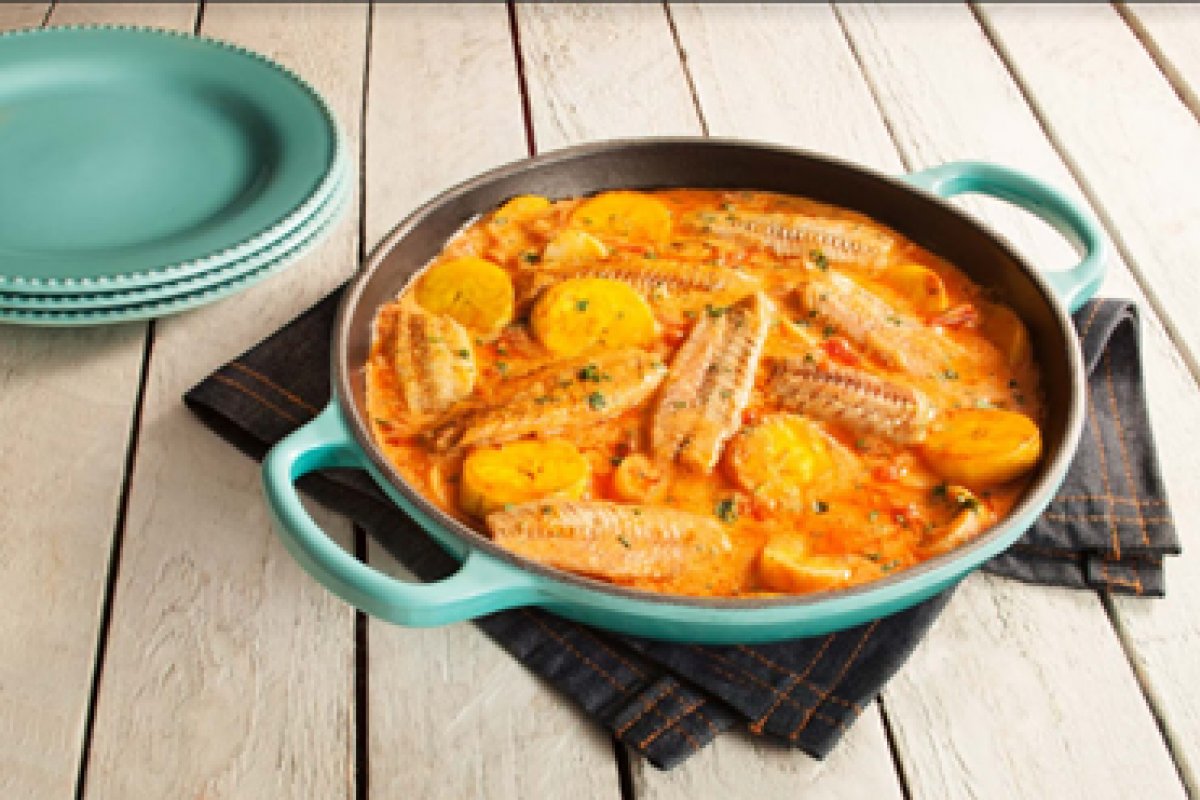 Influenciadora Ju Feitoza compartilha receita de Sardinha com Banana da Terra