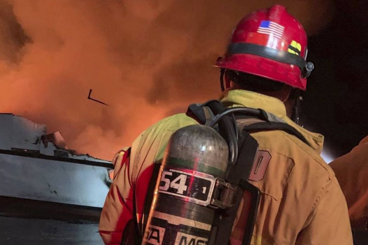 Incêndio na Califórnia deixa pelo menos 25 mortos