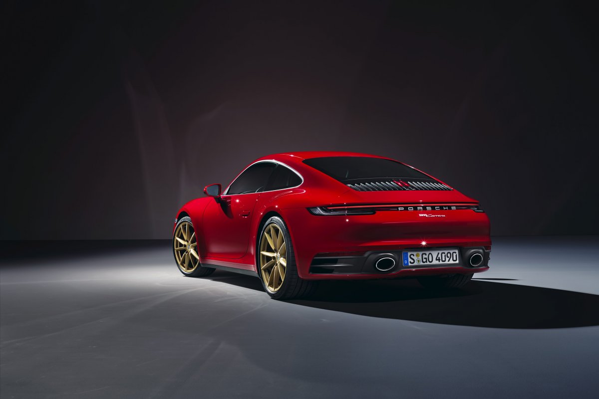 Porsche 911 Carrera Coupé chega por R$ 519 mil
