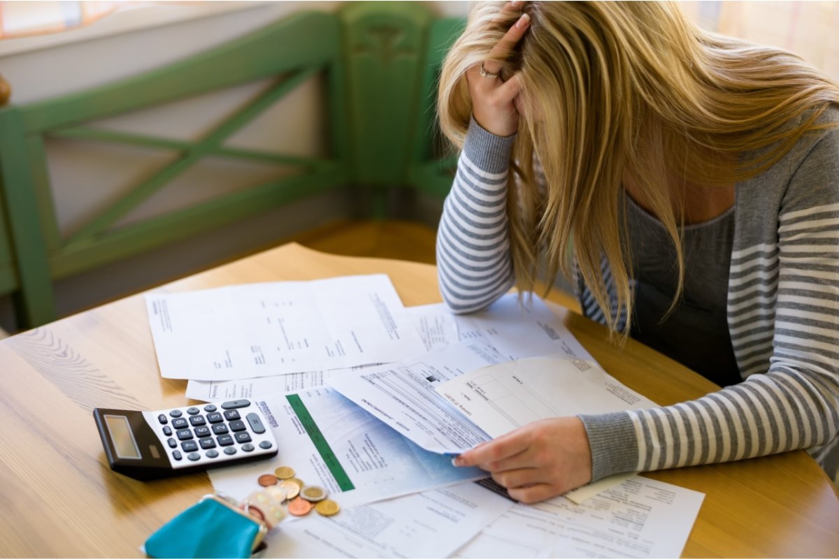 Serasa aponta endividamento de 12% entre os jovens de até 25 anos no Brasil