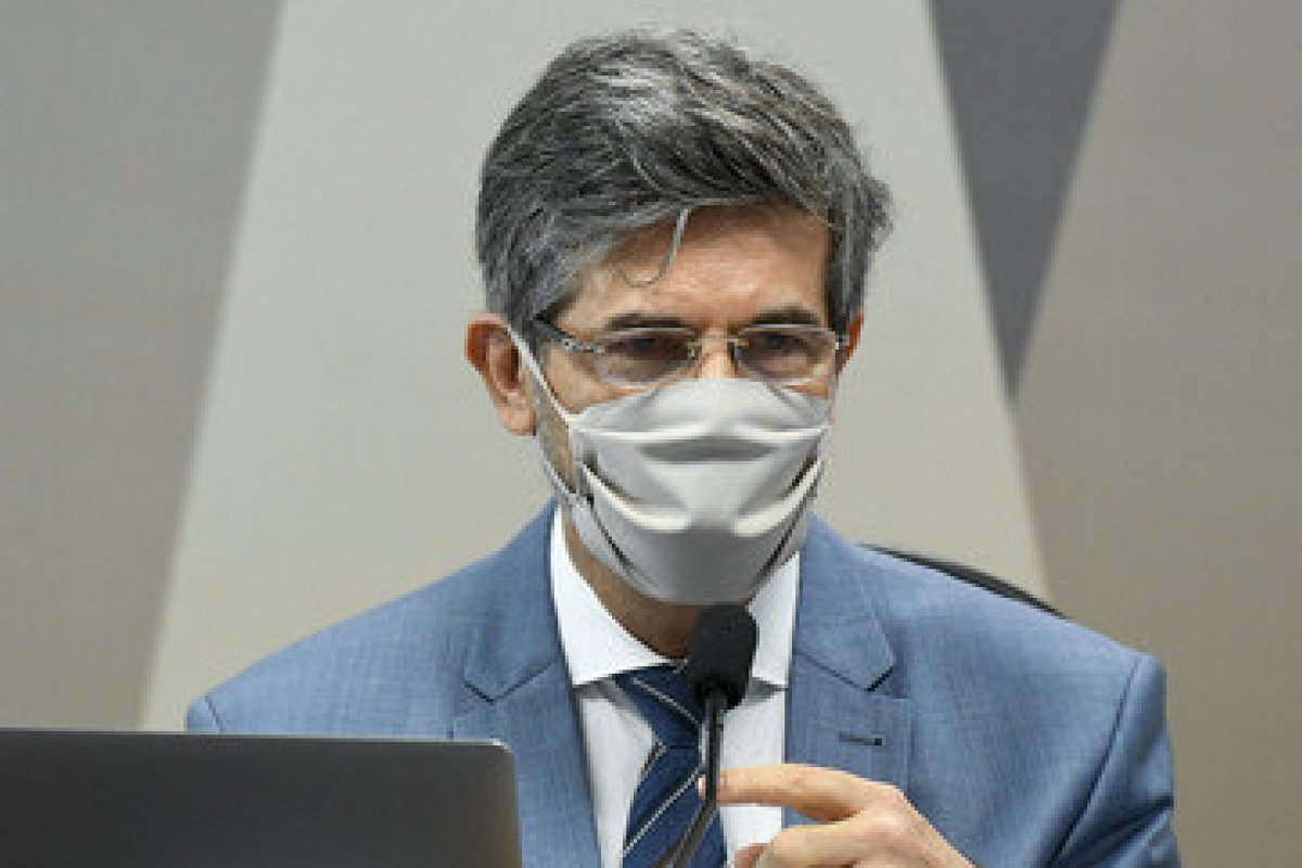 Em depoimento a CPI da Covid, Teich afirma que Pazuello contribuiu com o Ministério da Saúde durante sua passagem