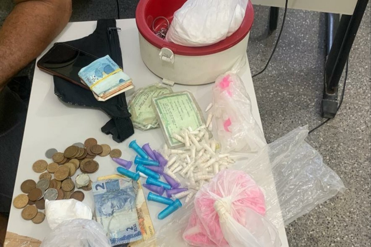 Dupla é presa com meio quilo de cocaína em Abrantes