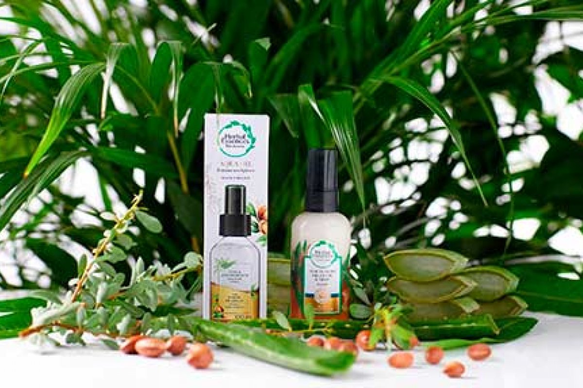Herbal Essences traz ao Brasil os novos Aqua-Oils bifásicos