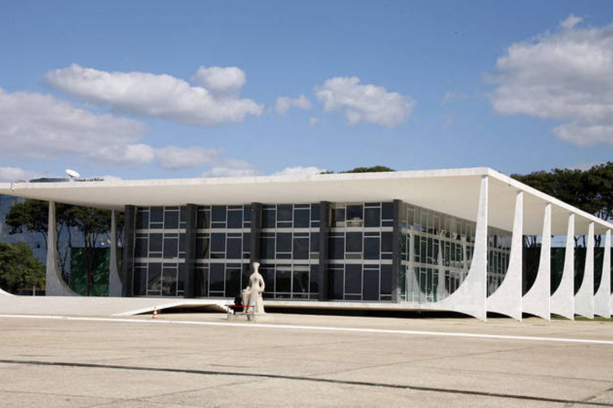 CCJ da Câmara rejeita projeto sobre impeachment de ministros do STF