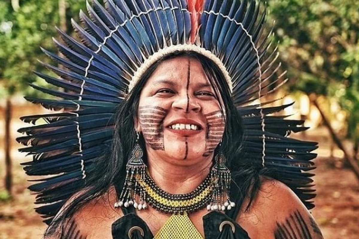 Justiça Federal manda PF arquivar inquérito que investiga líder indígena por críticas ao governo