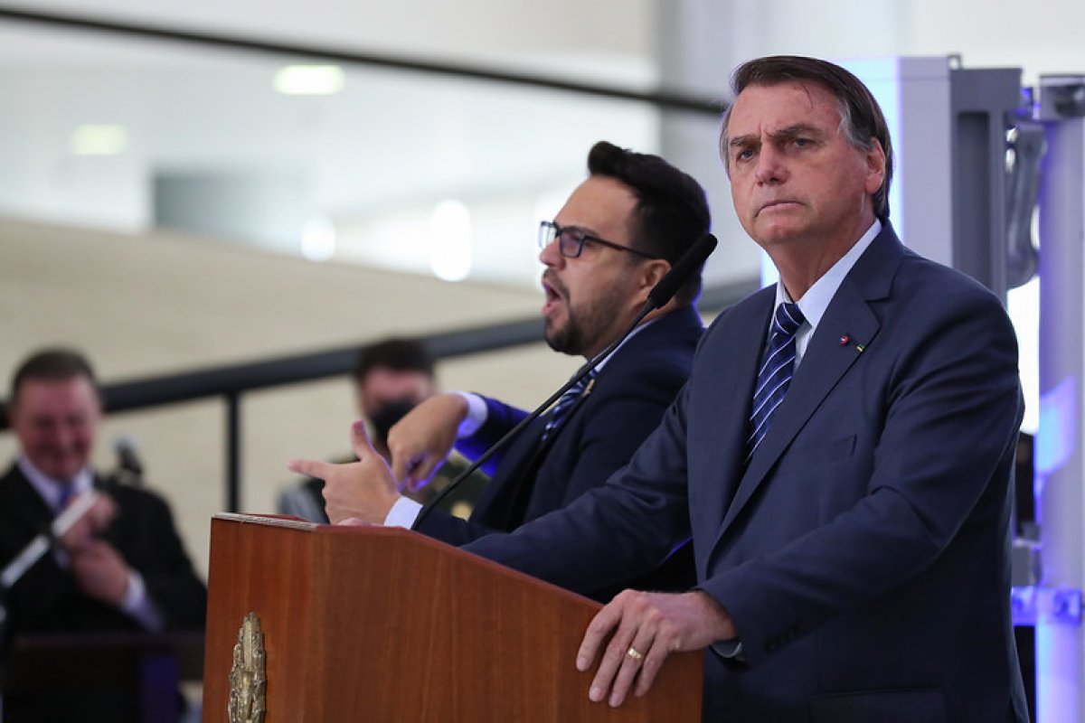 Vídeo: “Eu não falei a palavra China”, diz Bolsonaro sobre insinuações de origem da Covid