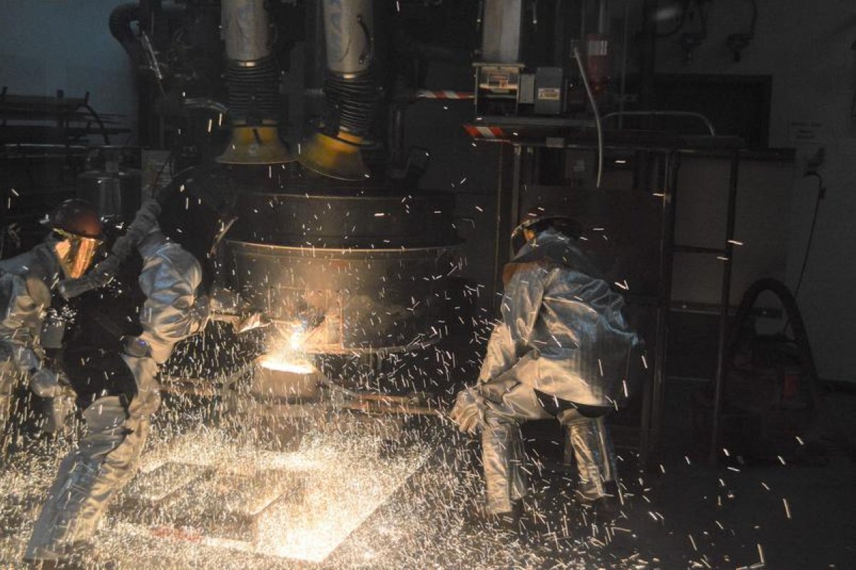 Brasileiro lidera projeto de produção de aço com 'emissão zero' de CO2