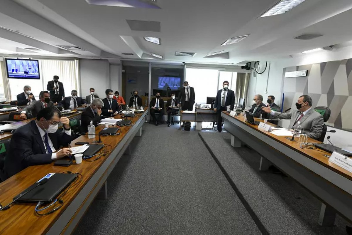 Queiroga diz a CPI da Covid que não foi orientado por Bolsonaro sobre uso de cloroquina