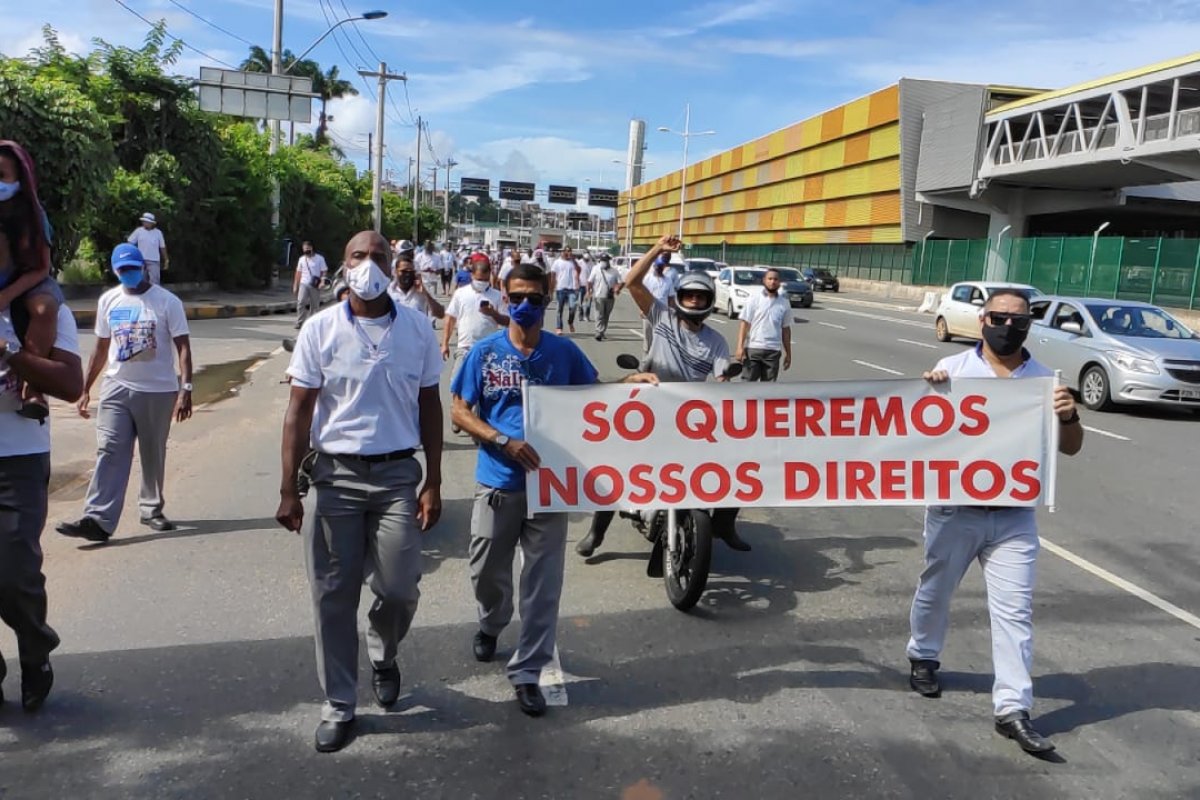 Vídeo: rodoviários realizam protesto na Av. ACM, em Salvador