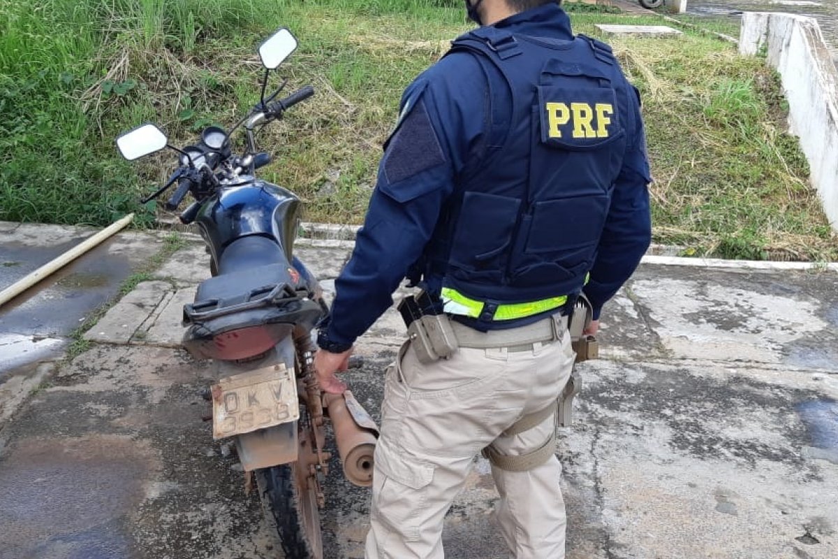 PRF-BA: carro e moto são recuperados em ações distintas no oeste da Bahia