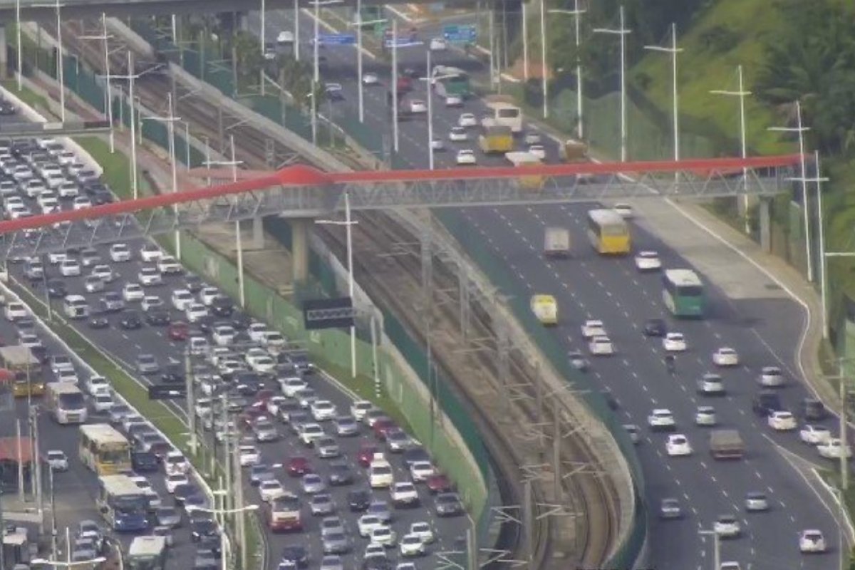 Boletim de trânsito: Saiba quais vias registram congestionamento nessa terça-feira