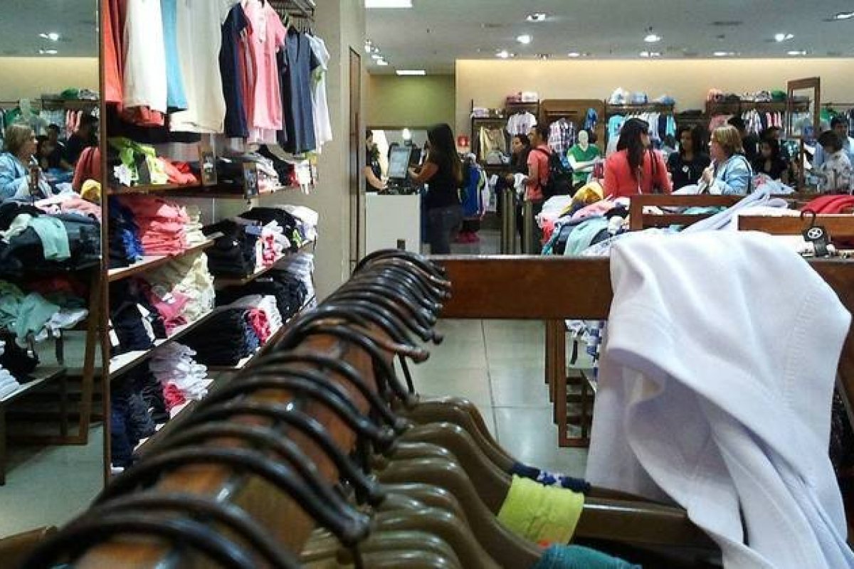 Consumidores querem gastar até R$ 99 no Dia das Mães, diz Sebrae