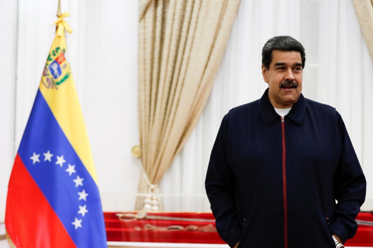 Maduro declara 'alerta laranja' na fronteira com a Colômbia