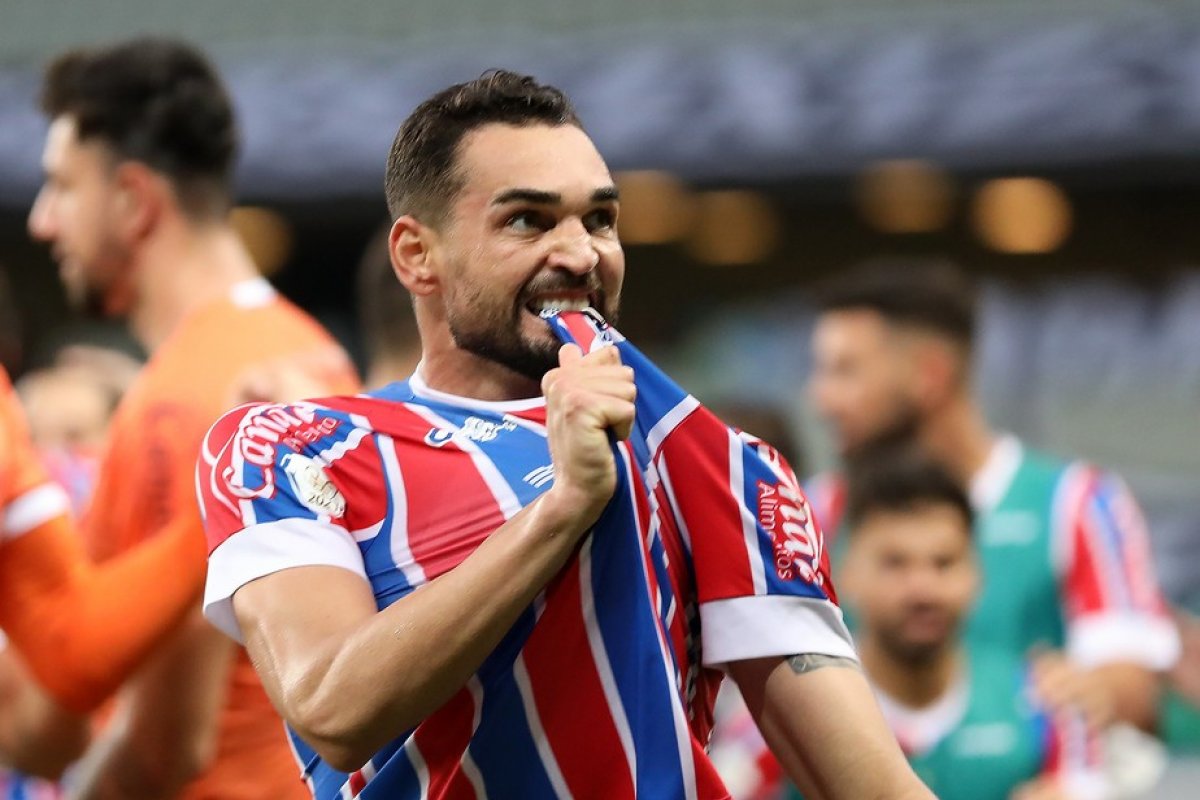 Gilberto comemora título do Bahia, mas já fala em tom de despedida