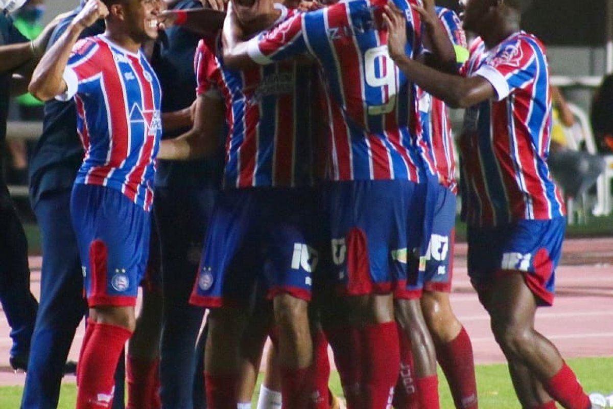 Bahia bate Bahia de Feira e abre vantagem em primeira partida da semi do Baiano