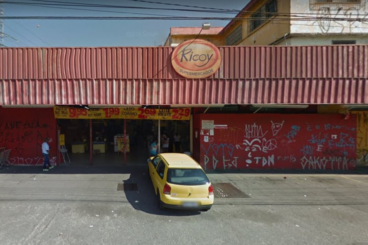 Jovem negro é amarrado, chicoteado e filmado em supermercado de São Paulo