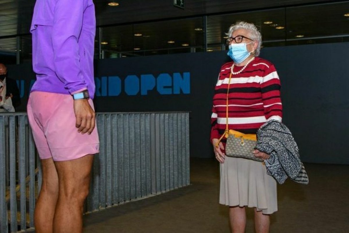 Vovó espanhola de 95 anos realiza o sonho de conhecer Rafael Nadal