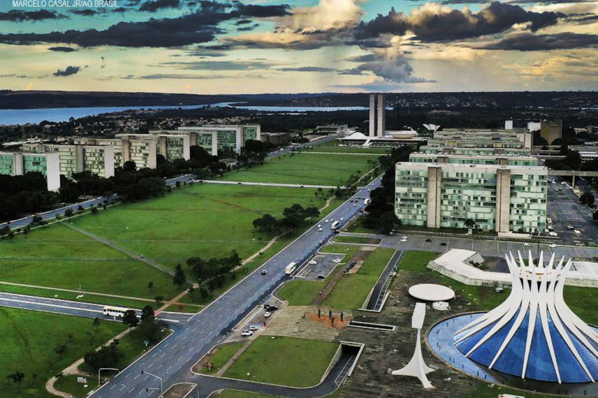 "Liberalização nem sempre cria mais produtividade", diz analista de revista sobre situação do Brasil