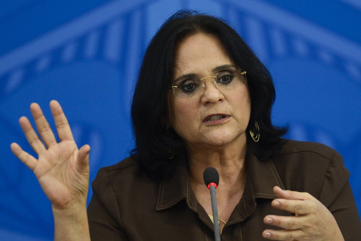 Ministra dá recado a 'cangaceiros' em Cachoeira: 'acabou para bandido'