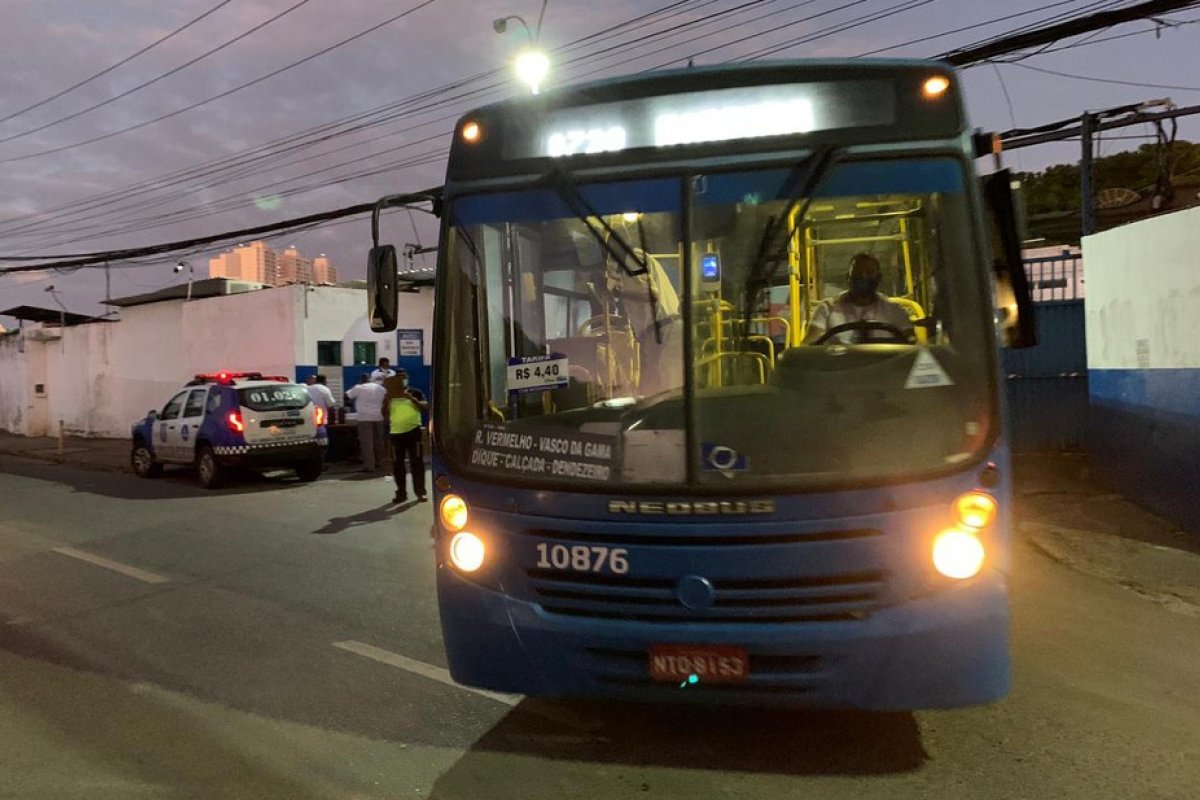 Ônibus da CSN voltam a circular em Salvador nesta terça (11), após paralisação de rodoviários