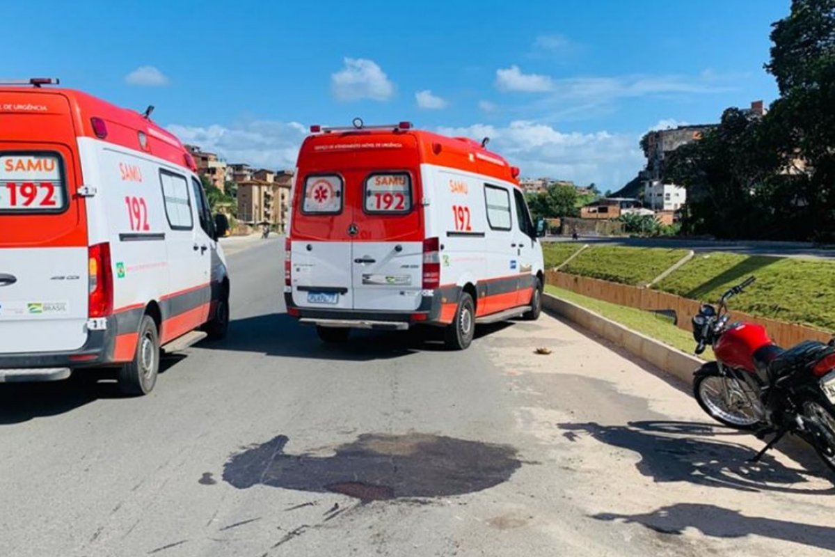"Motorista fantasma" atira contra dupla que estaria realizando assaltos na Avenida Gal Costa em Salvador