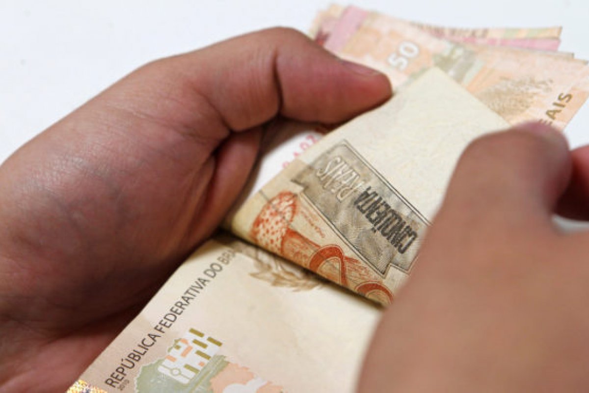 Salário mínimo ideal subiu para R$ 5.330,69 em abril, segundo Dieese