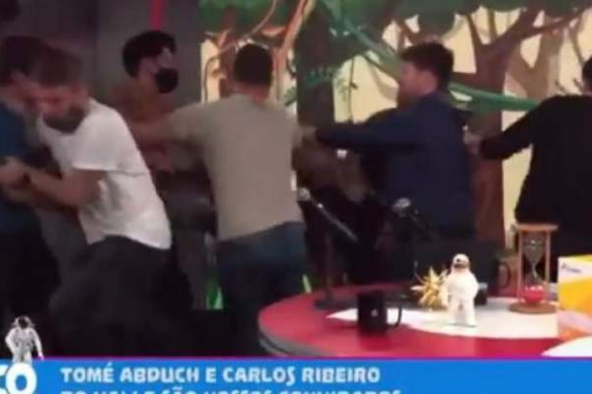 Vídeo: apresentador do programa Pânico troca socos com entrevistado ao vivo