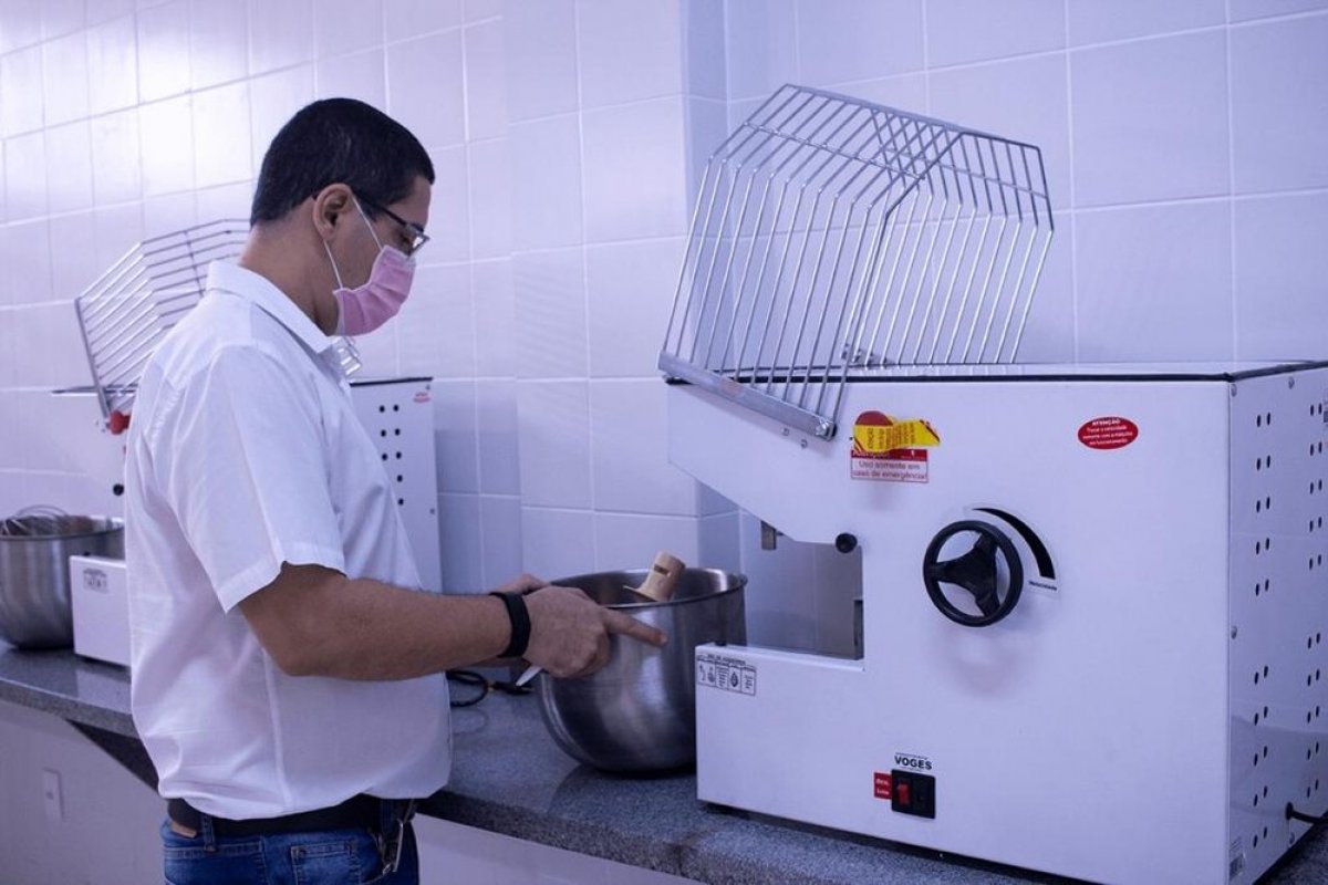 Prefeitura de Feira autoriza retorno de atividades práticas em laboratórios de faculdades