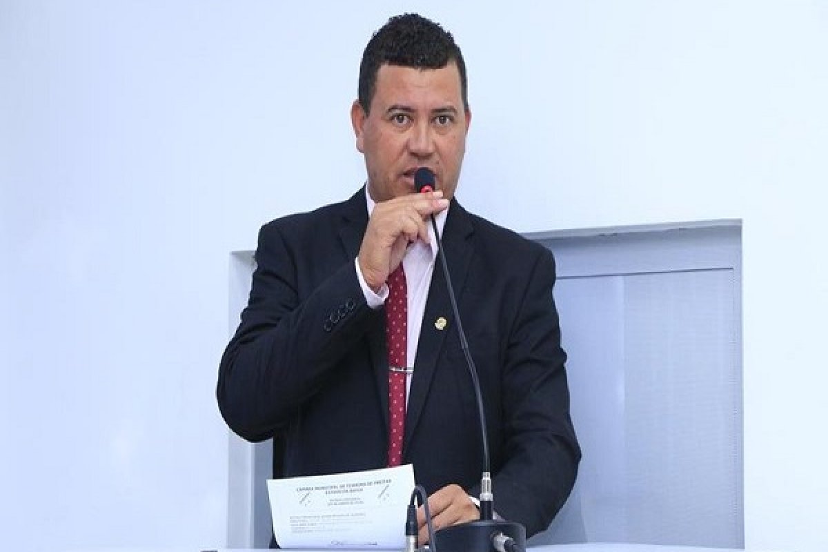 Vereador é vítima de atentado em Teixeira de Freitas, no sul da Bahia