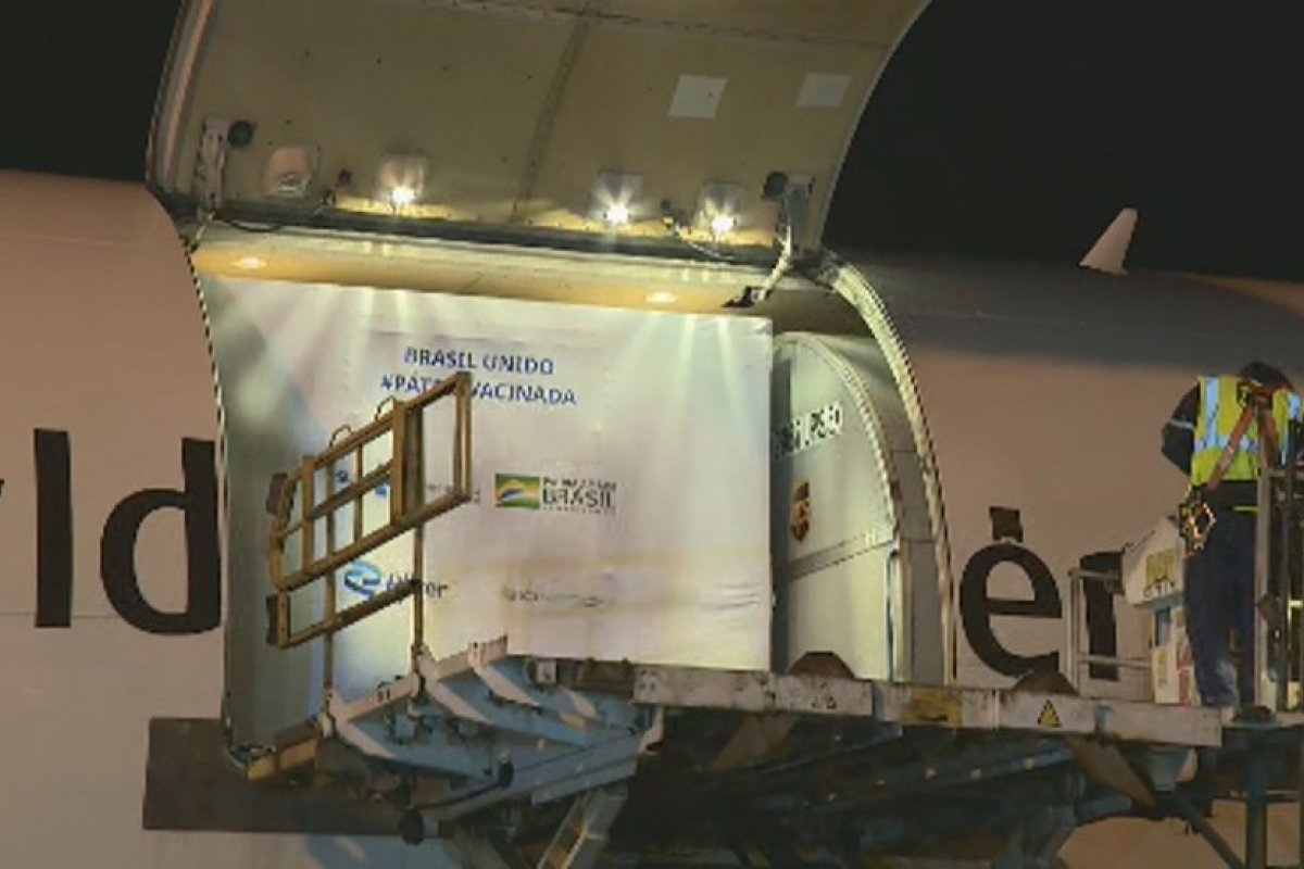 Terceira remessa de doses da Pfizer chega a Viracopos nesta quarta-feira (12)