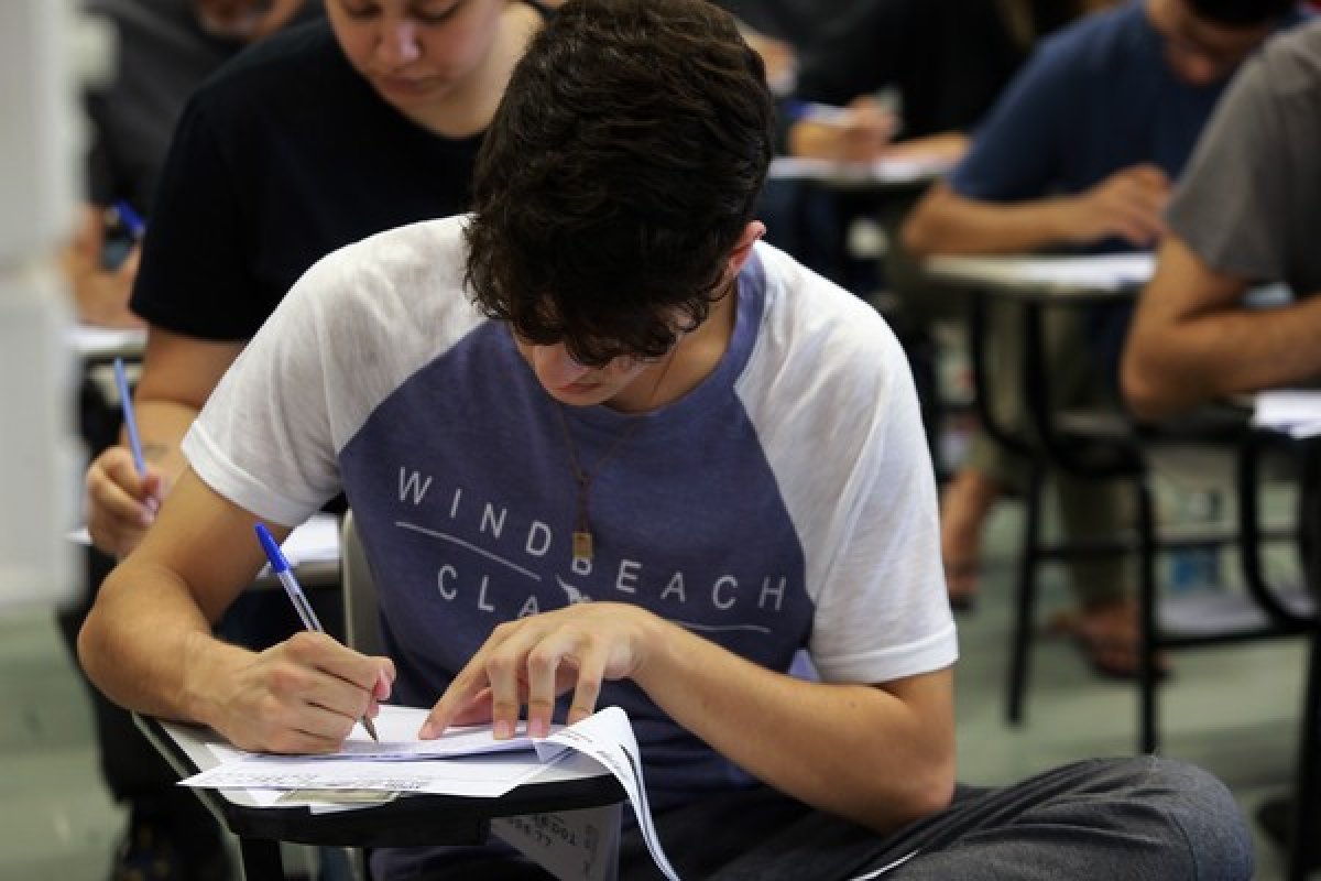 Redução de orçamento do MEC para as universidades federais cai 37% em 11 anos