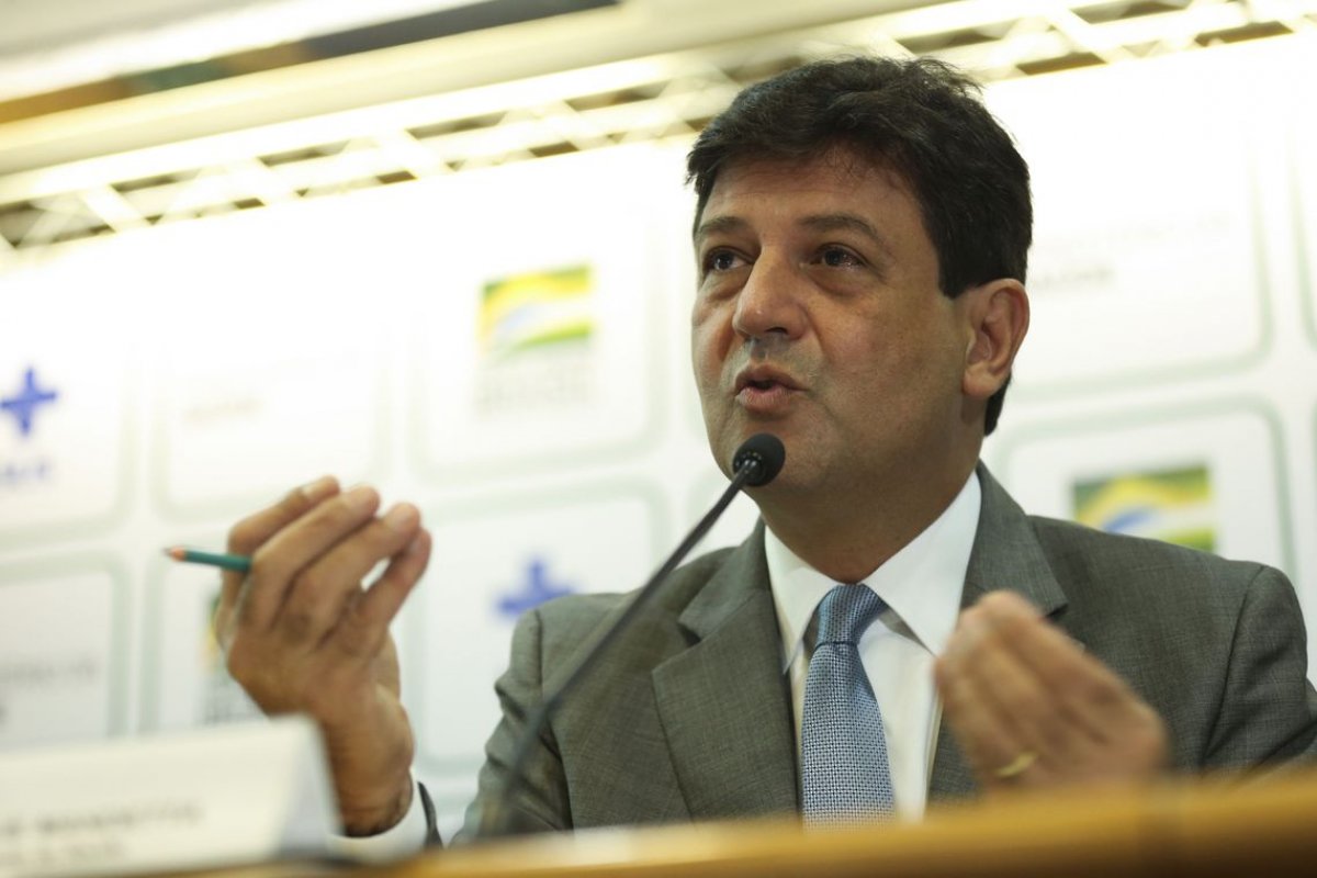 Campanha de vacinação contra gripe será prorrogada, diz ministro da Saúde