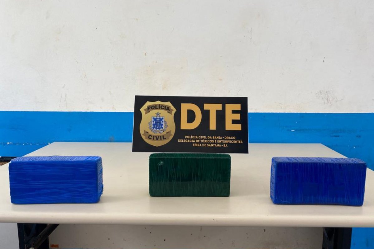 Mulher é presa com três tabletes de cocaína em Feira de Santana