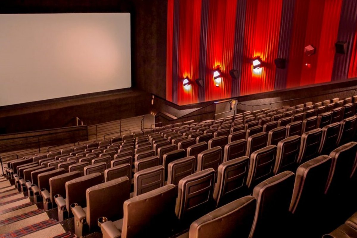 Salvador amplia retomada do comércio e abre cinemas e clubes sociais nesta quinta-feira (13)