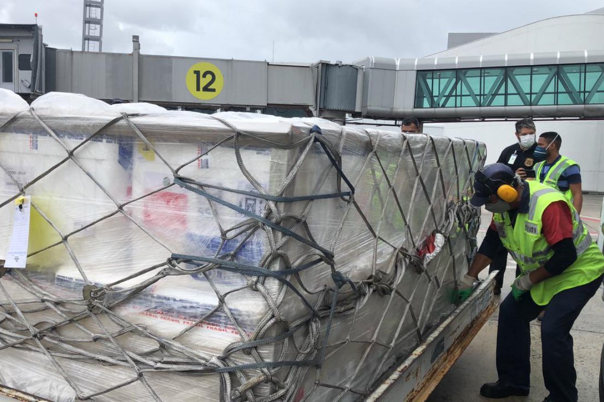 Segundas doses de Coronavac envidadas pelo Governo Federal chegam em Salvador na sexta (14)