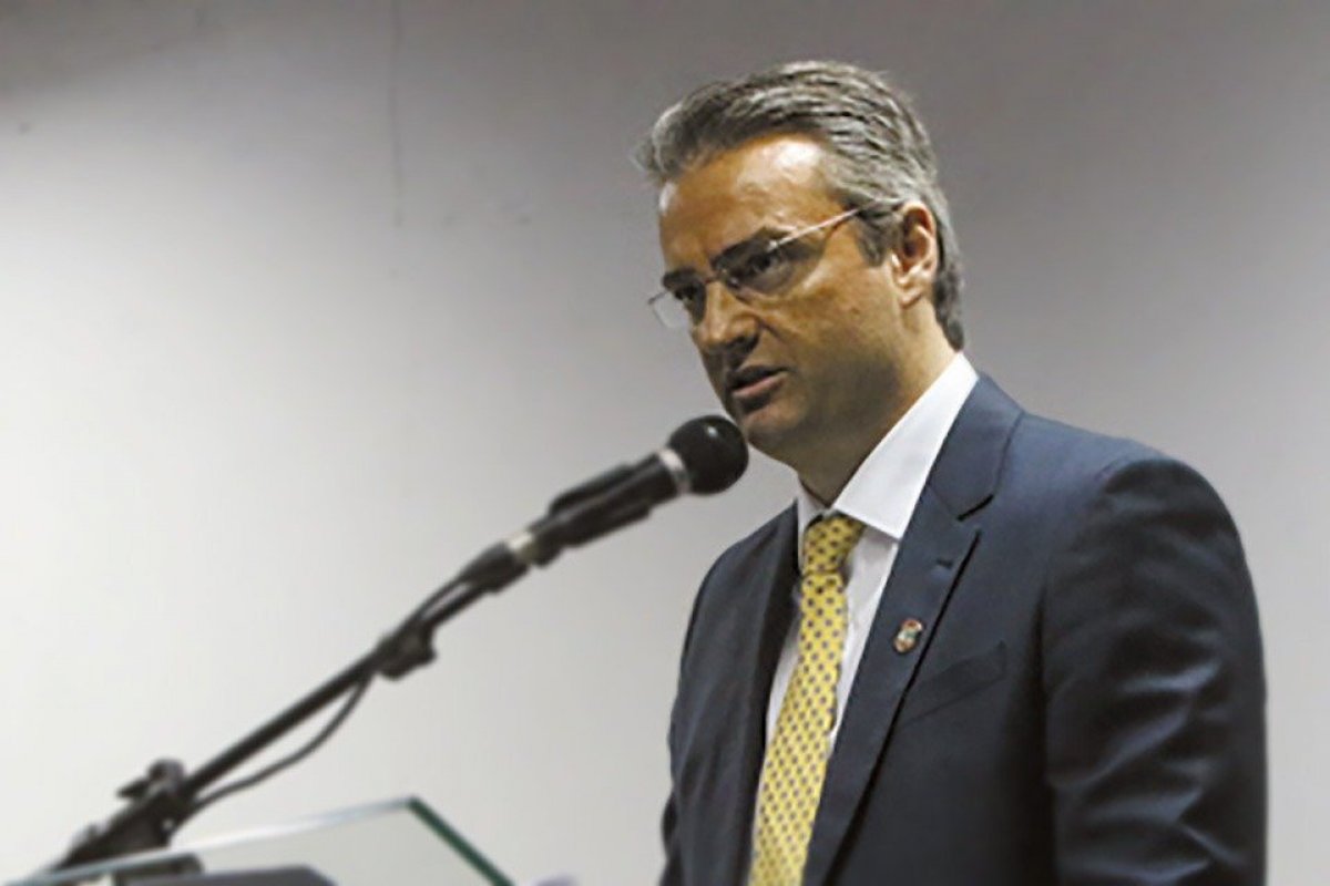 Bolsonaro nomeia ex-diretor da Polícia Federal para ocupar cargo nos Estados Unidos, diz colunista