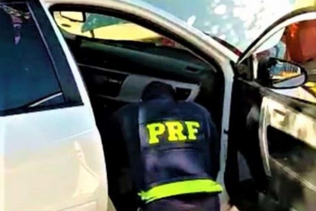 Homem é preso após ser flagrado em carro de luxo roubado em Barreiras