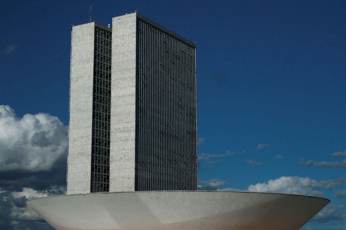 Reunião para analisar parecer sobre reforma administrativa é cancelada por CCJ