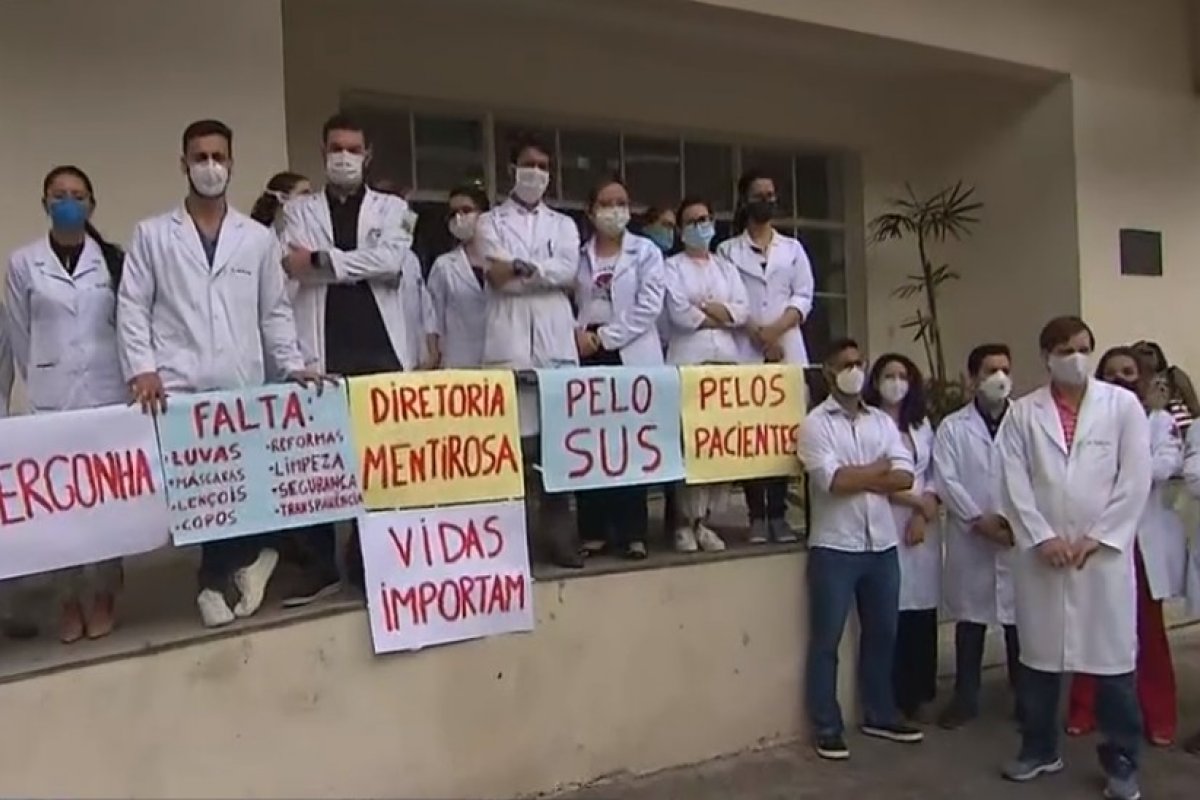 Em greve, servidores do Hospital das Clínicas alegam falta de insumos e reivindicam direitos