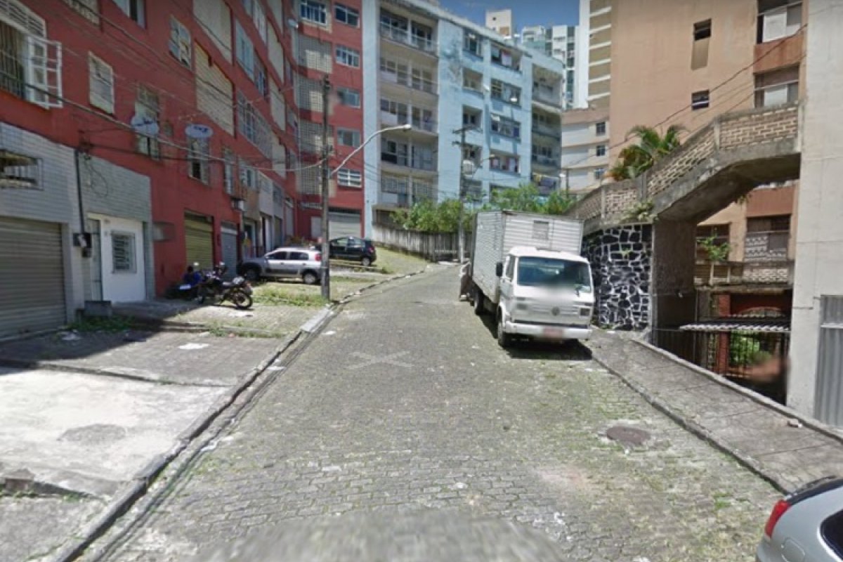 Corpo de homem é encontrado com sinais de espancamento dentro de um prédio no bairro da Graça, em Salvador