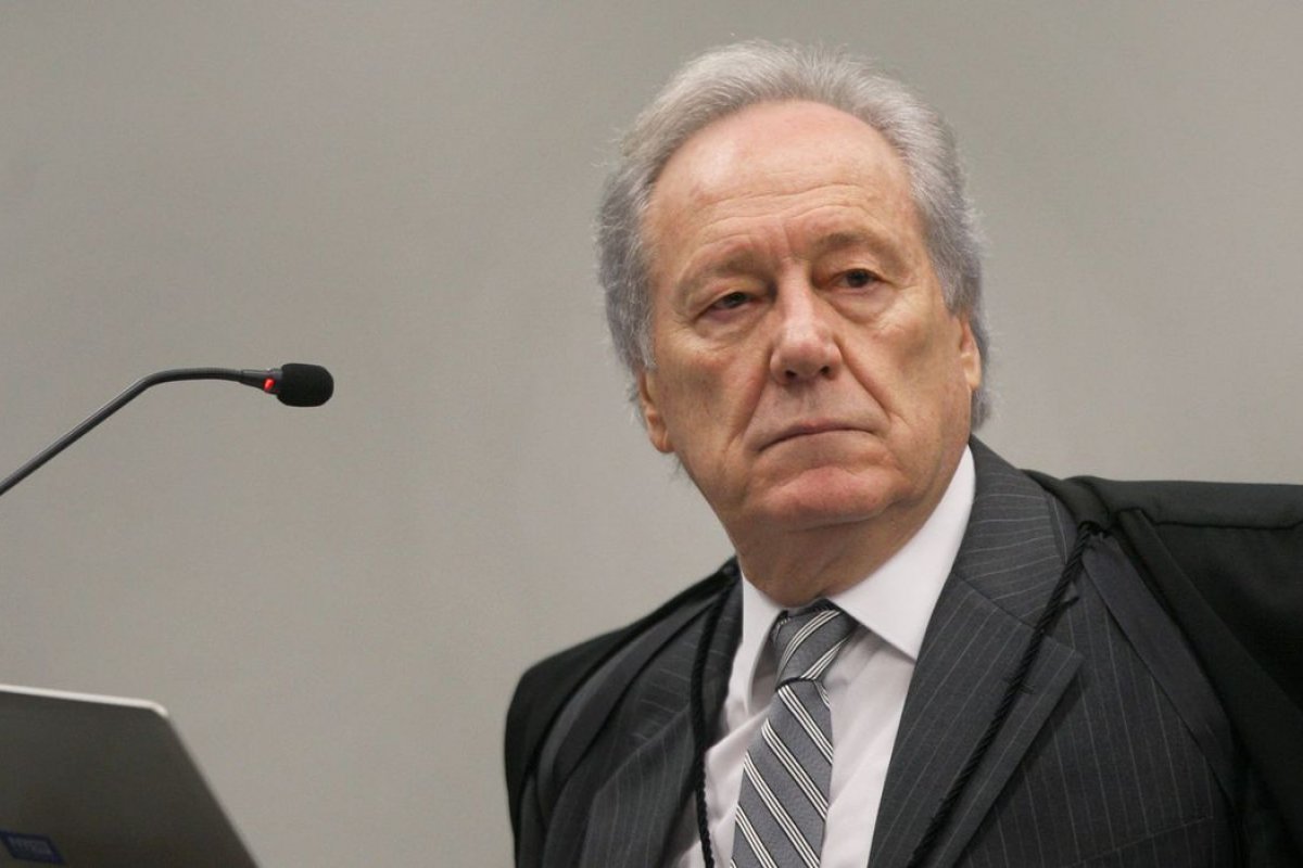 Lewandowski vai analisar HC contra prisão de Pazuello na CPI