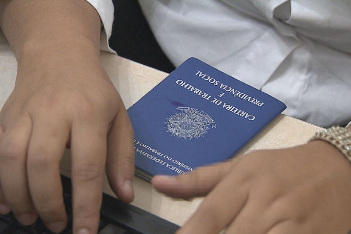 Pesquisa mostra que 45% dos brasileiros já esconderam de pessoas próximas que estavam desempregados