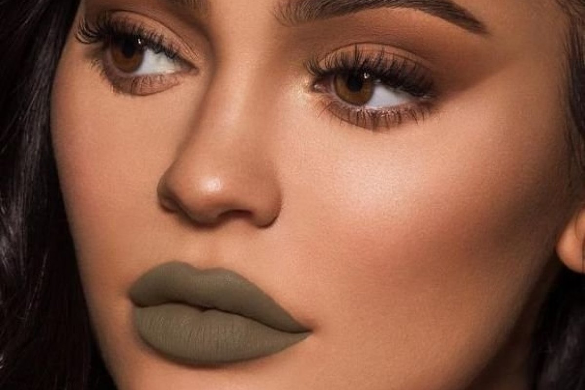 Nada de nude: Inspire-se nos batons coloridos!