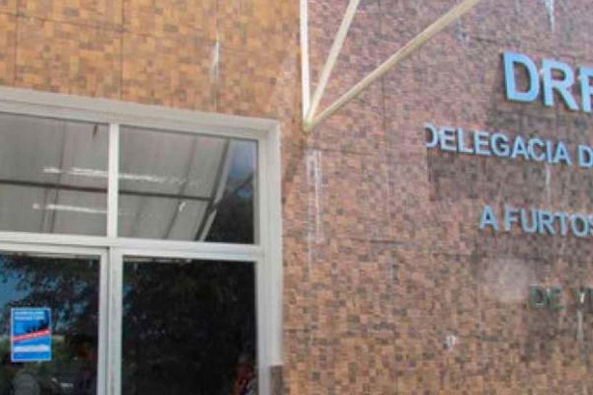 Homem é preso suspeito de fingir ser comprador para furtar moto