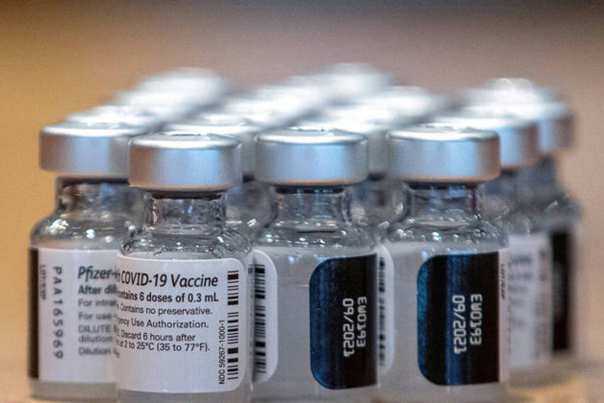 Governo receberá 30 freezers para armazenar vacinas da Pfizer