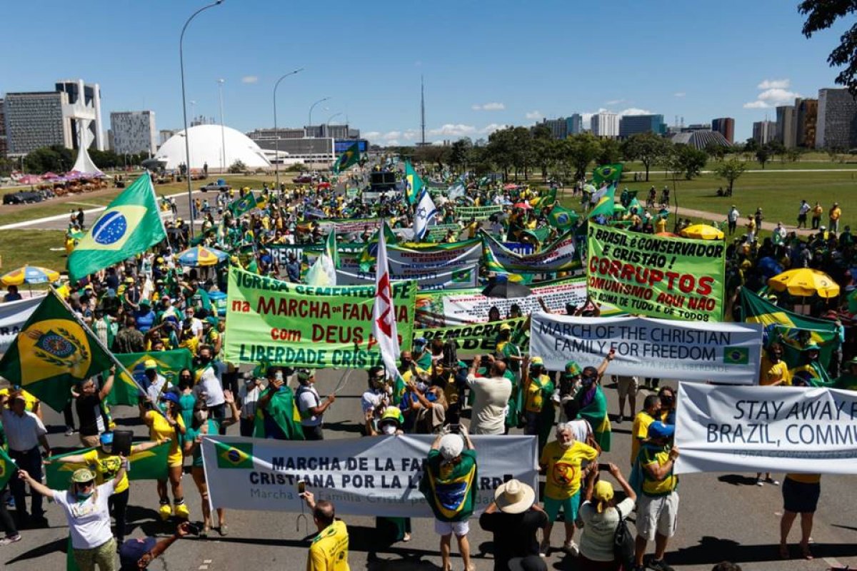 Ruralistas e evangélicos se unem para mostrar força em ato pró-Bolsonaro neste sábado (15)