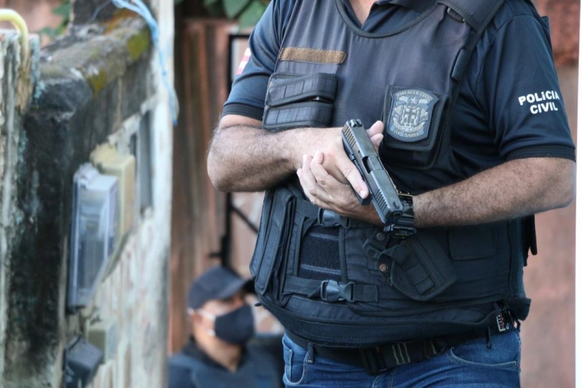 Irmãos são mortos a tiros após jogo de futebol no conjunto Viveiros, em Feira de Santana