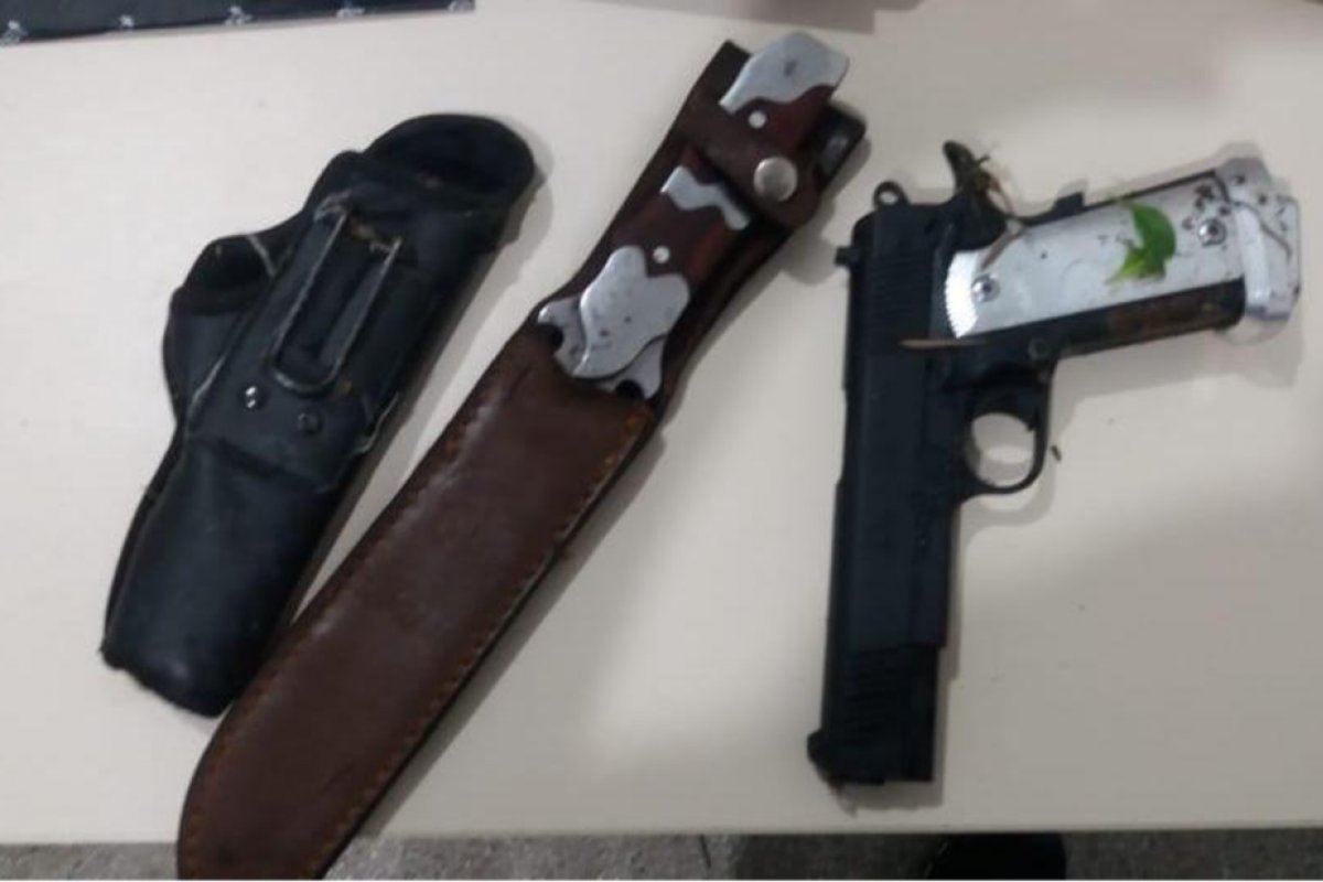 Dupla é presa por suspeita de matar mãe e filha com golpes de faca no leste da Bahia